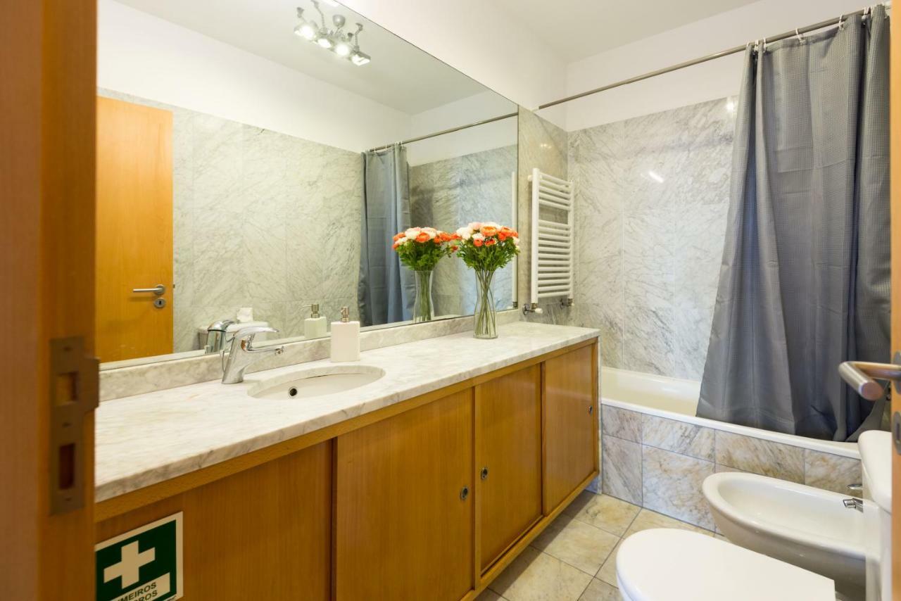 By The Sea Apartment With Large Private Terrace Matosinhos  Εξωτερικό φωτογραφία
